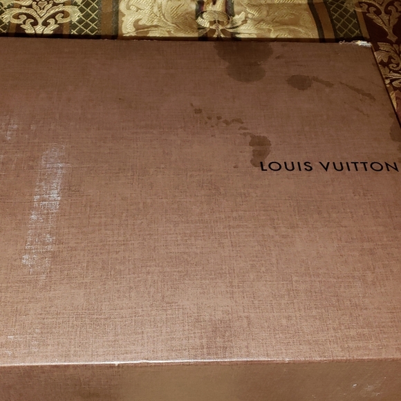 Shoes - Picture 6 of 7